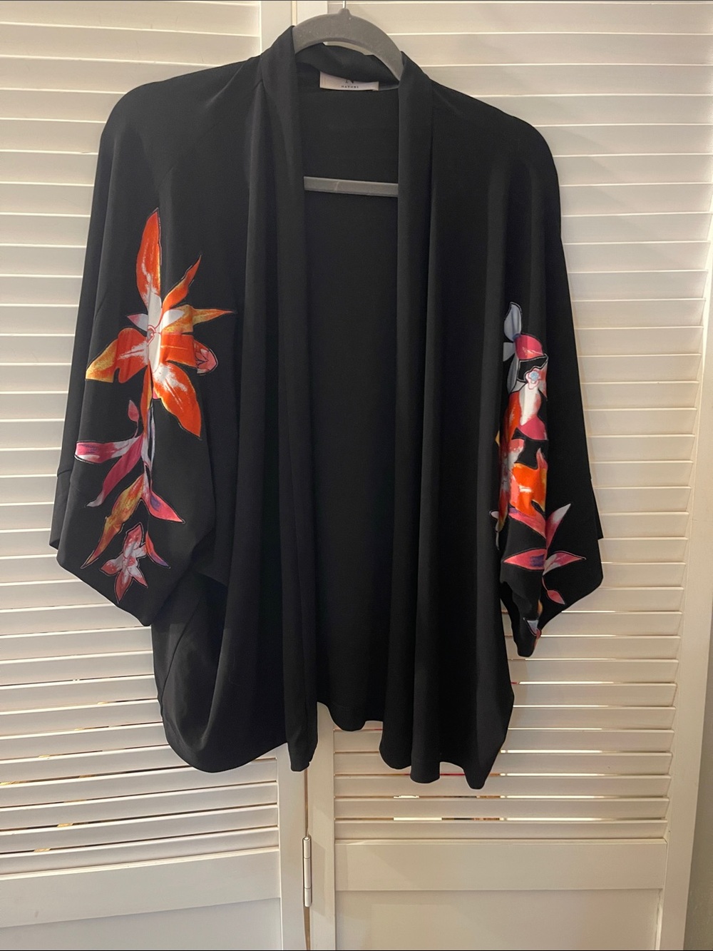Natori Black Floral Open Front Kimono Size Small
